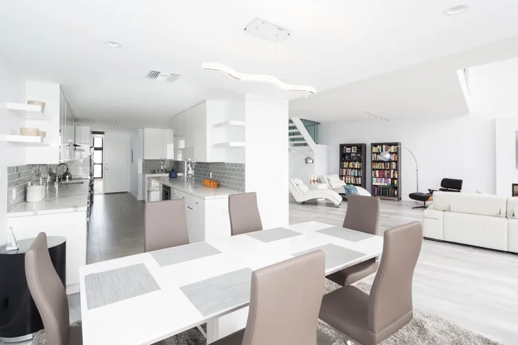 Marina del Rey Penthouse — photo 3