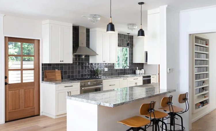 Refined Transitional Kitchen Remodel in Mar Vista, CA — photo 3