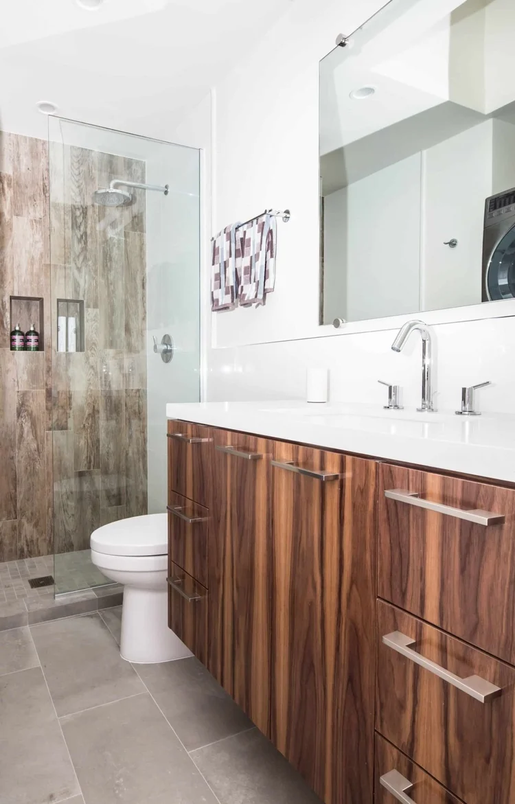 Modern Bathroom - Beverly Hills, CA
