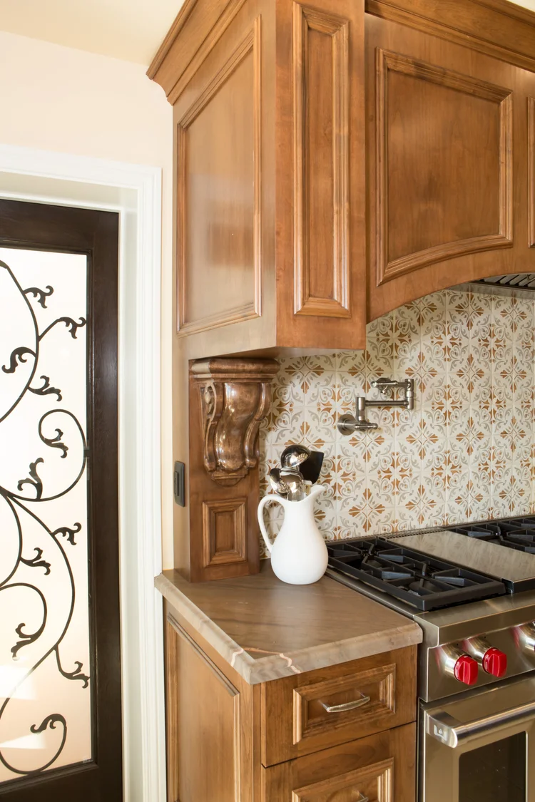 Luxury Mediterranean Kitchen Design — photo 4