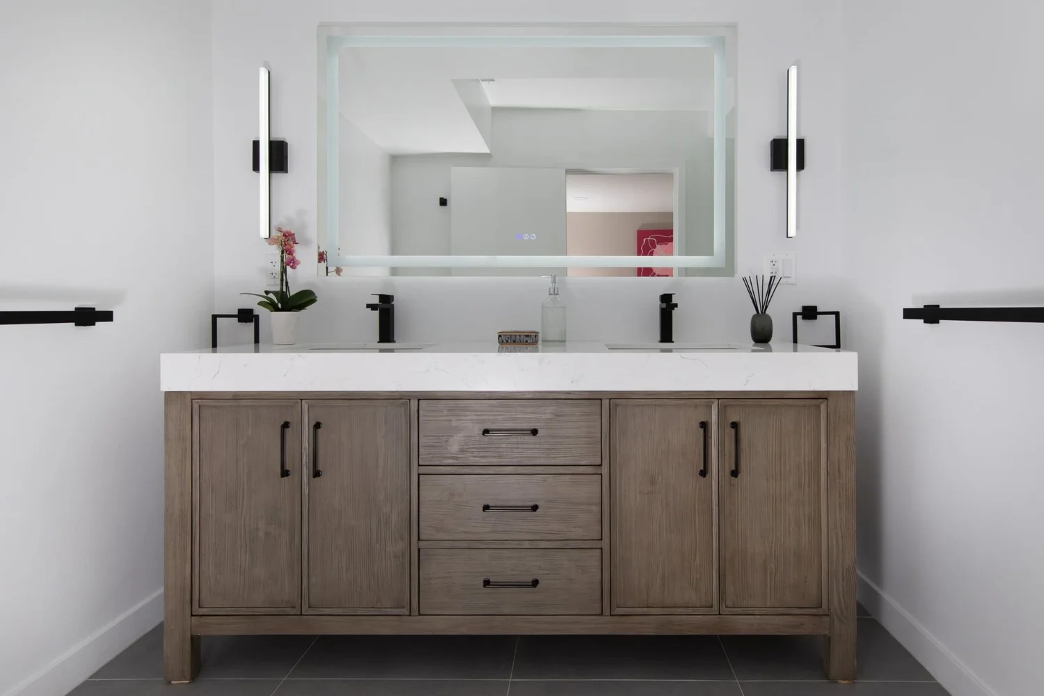 Modern bathroom remodeling in Marina del Rey